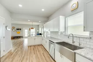 2938 Bluewater Hwy, Surfside Beach, TX 77541 - Photo 14