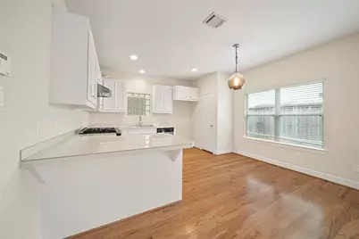 3726 Main Poplar Dr, Houston, TX 77025 - Photo 6