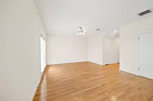 3726 Main Poplar Dr, Houston, TX 77025 - Photo 12