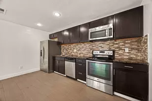 5929 Queensloch Dr, Houston, TX 77096 - Photo 12