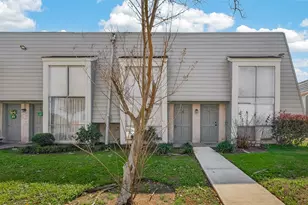 5929 Queensloch Dr, Houston, TX 77096 - Photo 2