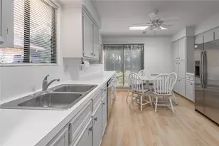 1433 Greenbriar Dr, Huntsville, TX 77340 - Photo 14