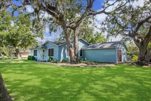 706 E New York St, Brazoria, TX 77422 - Photo 1