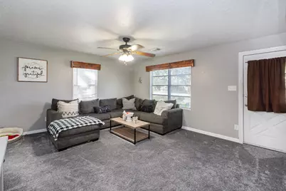 706 E New York Street, Brazoria, TX 77422 - Photo 4