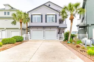 423 Hana Dr, Tiki Island, TX 77554 - Photo 2