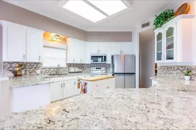 423 Hana Drive, Tiki Island, TX 77554 - Photo 12