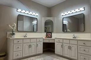 423 Hana Dr, Tiki Island, TX 77554 - Photo 24