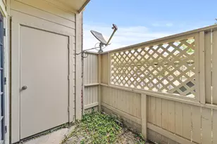 8055 Cambridge St, Houston, TX 77054 - Photo 14