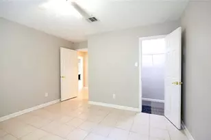 7019 Bent Branch Dr, Houston, TX 77088 - Photo 16