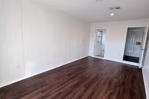 5639 Heron Dr, Houston, TX 77033 - Photo 16