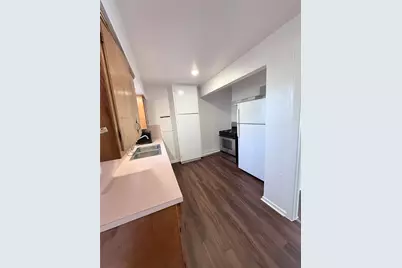 5639 Heron Drive, Houston, TX 77033 - Photo 6