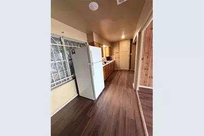 5639 Heron Drive, Houston, TX 77033 - Photo 6