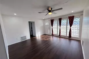 5639 Heron Dr, Houston, TX 77033 - Photo 4