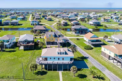 2011 Vista, Crystal Beach, TX 77650 - Photo 34