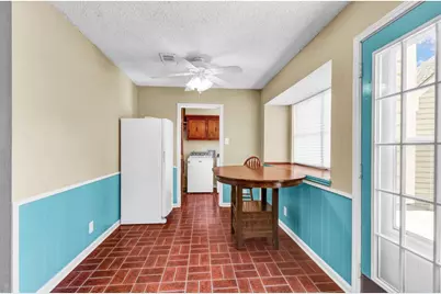 221 Wedgewood Street, Lake Jackson, TX 77566 - Photo 6