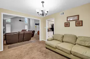 221 Wedgewood St, Lake Jackson, TX 77566 - Photo 12