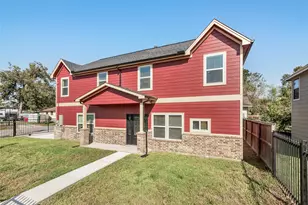 1206 S Victory Dr, Houston, TX 77088 - Photo 1