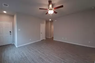 911 Cobalt Crest Ln, Houston, TX 77336 - Photo 6