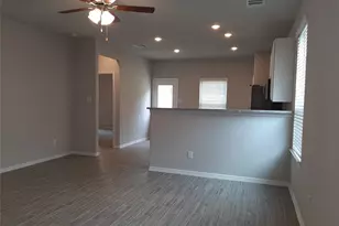 911 Cobalt Crest Ln, Houston, TX 77336 - Photo 4