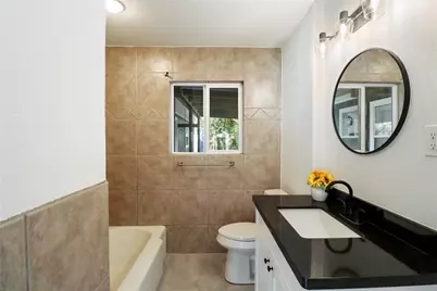 527 Gardenia Street, Lake Jackson, TX 77566 - Photo 12