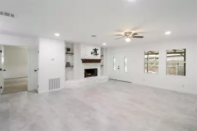 527 Gardenia Street, Lake Jackson, TX 77566 - Photo 8