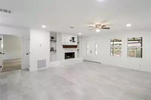 527 Gardenia St, Lake Jackson, TX 77566 - Photo 8