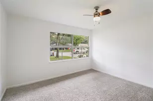 527 Gardenia St, Lake Jackson, TX 77566 - Photo 14