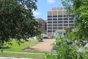 717 Church St, Galveston, TX 77550 - Photo 2