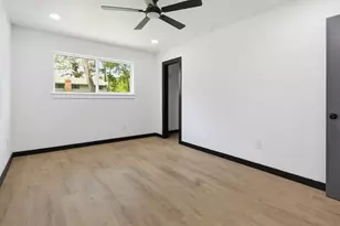 3300 Knight Ln, Baytown, TX 77521 - Photo 18