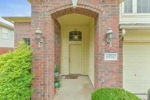 11526 Socorro Ln, Tomball, TX 77377 - Photo 2