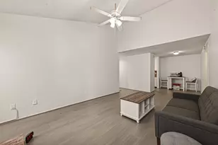 10049 Westpark Dr, Houston, TX 77042 - Photo 8