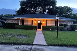 10606 Hoyte Dr, Houston, TX 77031 - Photo 2
