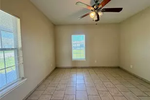 429 W 2nd St, Freeport, TX 77541 - Photo 12