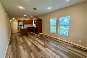 429 W 2nd St, Freeport, TX 77541 - Photo 10