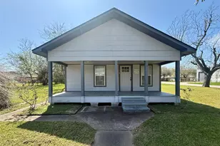 429 W 2nd St, Freeport, TX 77541 - Photo 1