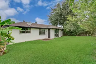 1327 Fallbrook Dr, Houston, TX 77038 - Photo 32