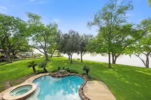 1217 N Horseshoe Dr, Sugar Land, TX 77478 - Photo 14