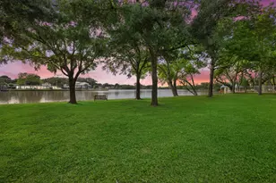 1217 N Horseshoe Dr, Sugar Land, TX 77478 - Photo 16