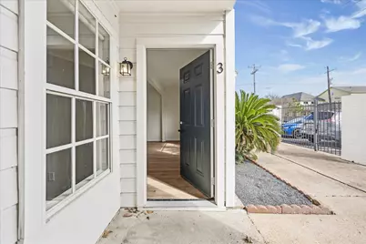 1011 W 10th Street #4, Houston, TX 77008 - Photo 1