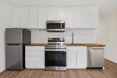 1011 W 10th Street #4, Houston, TX 77008 - Photo 2