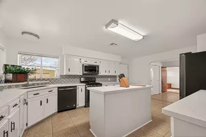 7715 County Road 383, Rosharon, TX 77583 - Photo 8