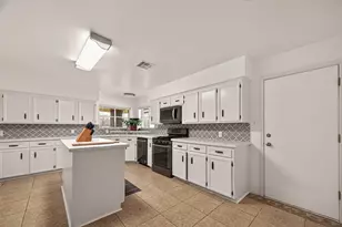 7715 County Rd 383, Rosharon, TX 77583 - Photo 10