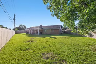 4502 Sage Cir, Baytown, TX 77521 - Photo 32