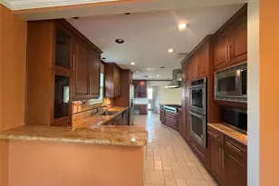 7718 Lacy Hill Dr, Houston, TX 77036 - Photo 12