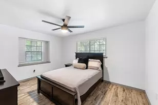 8215 Braes Meadow Dr, Houston, TX 77071 - Photo 24