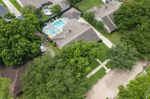 8215 Braes Meadow Dr, Houston, TX 77071 - Photo 38