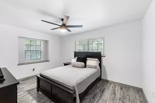 8215 Braes Meadow Dr, Houston, TX 77071 - Photo 24