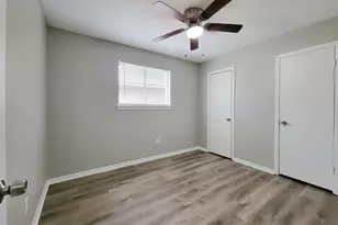 3121 Proswimmer St, Houston, TX 77088 - Photo 8