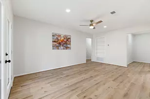 9326 Meadowbriar Ln, Houston, TX 77063 - Photo 12
