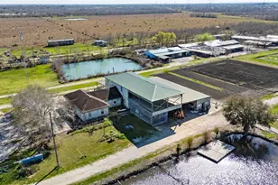 7954 County Rd 121, Rosharon, TX 77583 - Photo 32